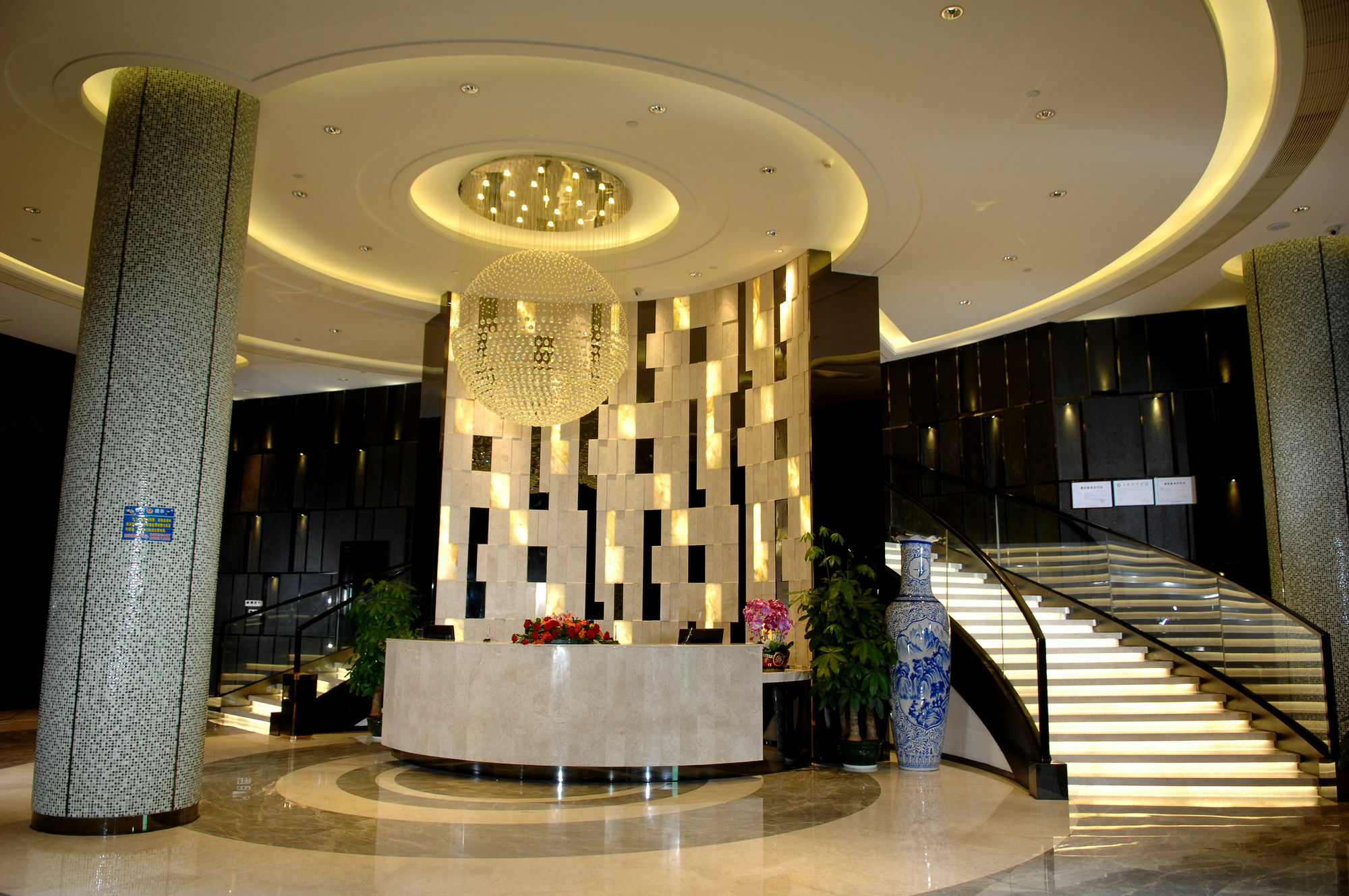 Haoyin Gloria Plaza Hotel Гуанчжоу Экстерьер фото